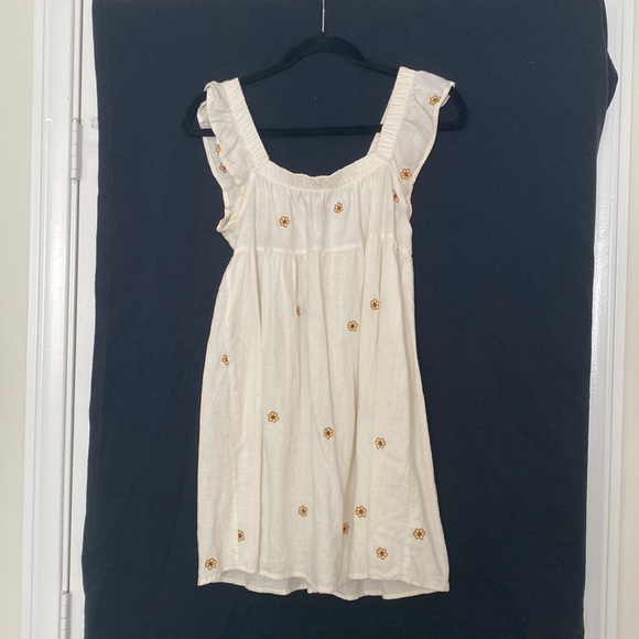 XS wild fable dress! White with small embroidered sunflowers - Picture 1 of 1